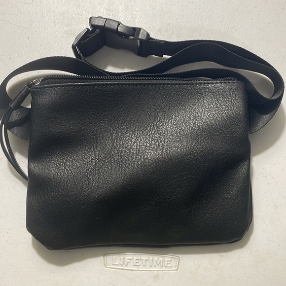 Purse | Kenneth Cole Reaction - Picture 3 of 3